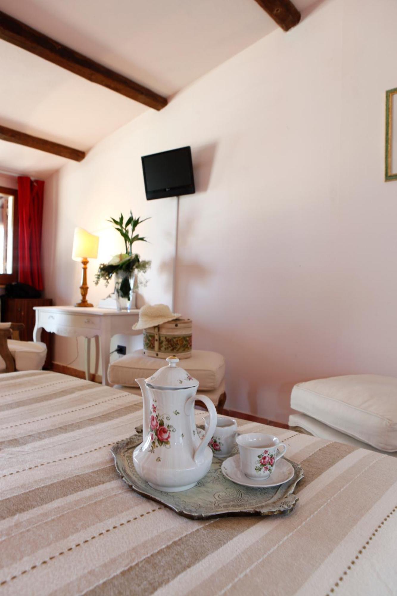 Il Poggio Dei Pettirossi Guest House Bevagna Phòng bức ảnh